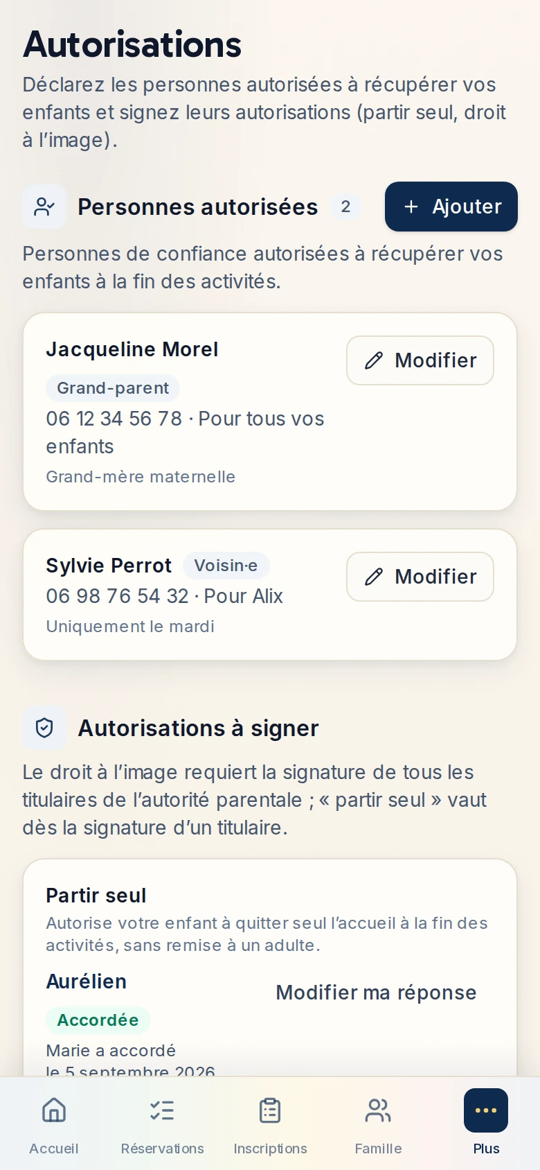Page Autorisations de l’Espace Famille : personnes autorisées du foyer et consentements signés