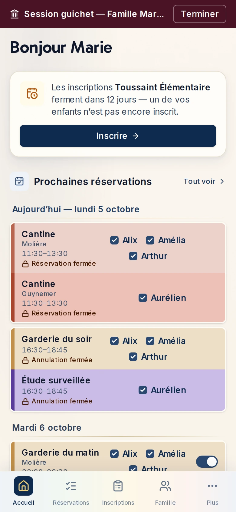 Espace Famille ouvert en session guichet : bandeau indiquant que l’agent agit au nom de la famille